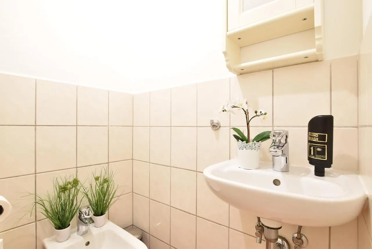 Huge Apartment In Awesome Location With Parking Innsbruck 0*,  Austria